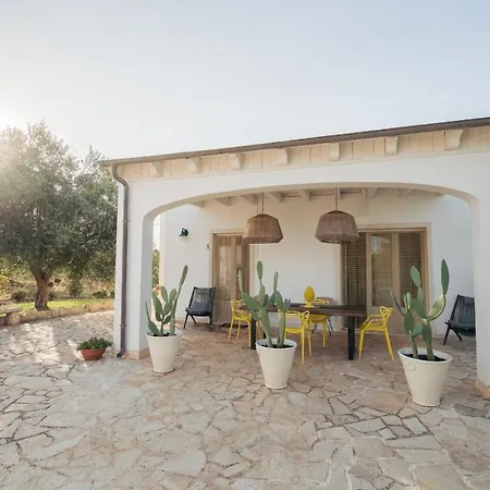Trulli Greta, Luxury With Wonderful Pool Villa