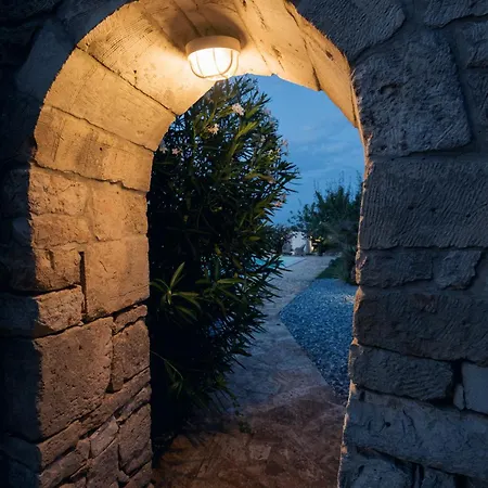 Trulli Greta, Luxury With Wonderful Pool *